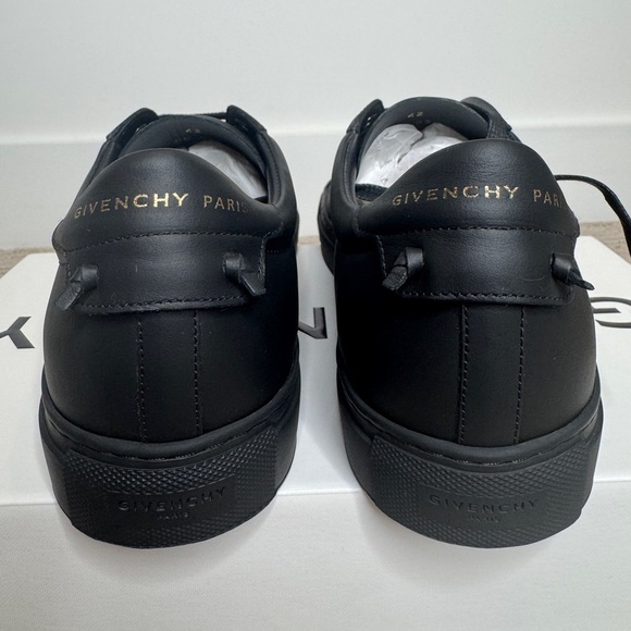 GIVENCHY Mens Sneakers Black Size 42 Original Box Included NWT Fits Men Sz 9 - Picture 4 of 10